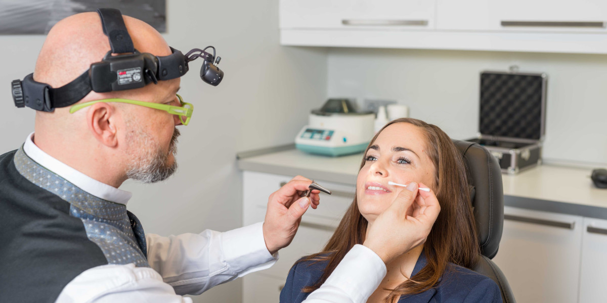 Dr. Peter Neumann bei Kontrolltermin