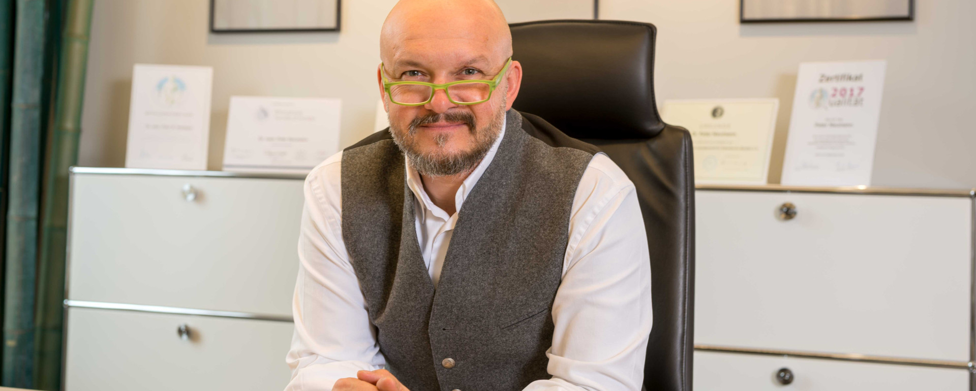 Dr. Peter Neumann